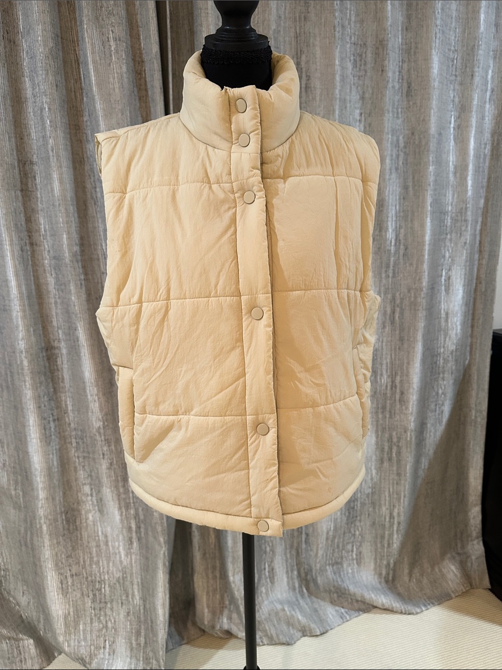 Classic Cream Puffer Vest - Women's Sleeveless Coat Med